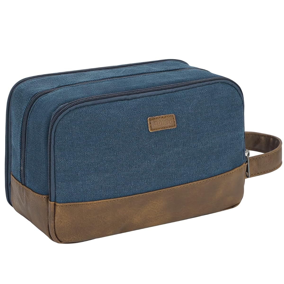 Trousse de toilette suspendue en toile bleue ouverte, avec poches en filet et poignée latérale.