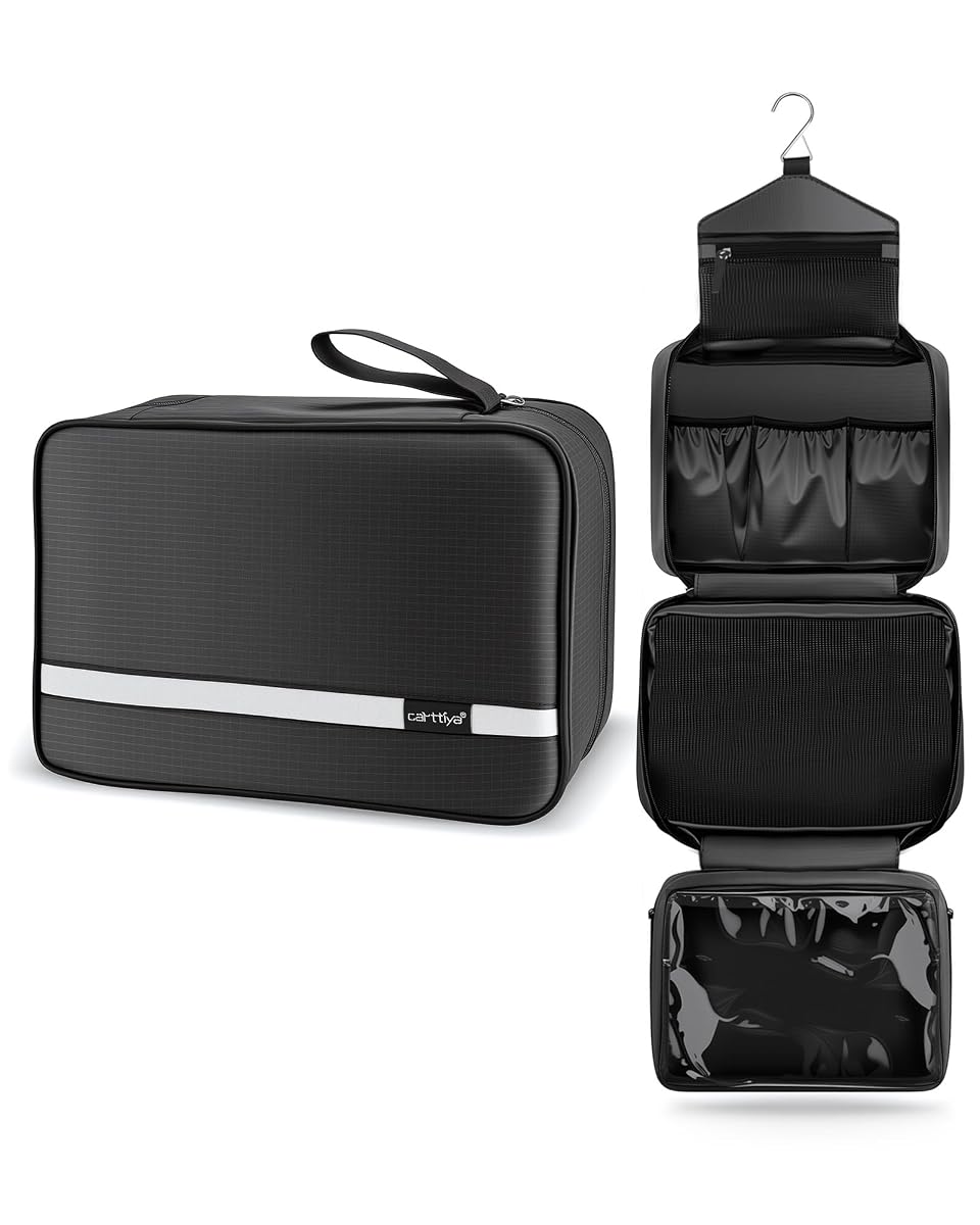 Trousse de toilette noire Carttiya suspendue, ouverte sur ses quatre couches de rangement