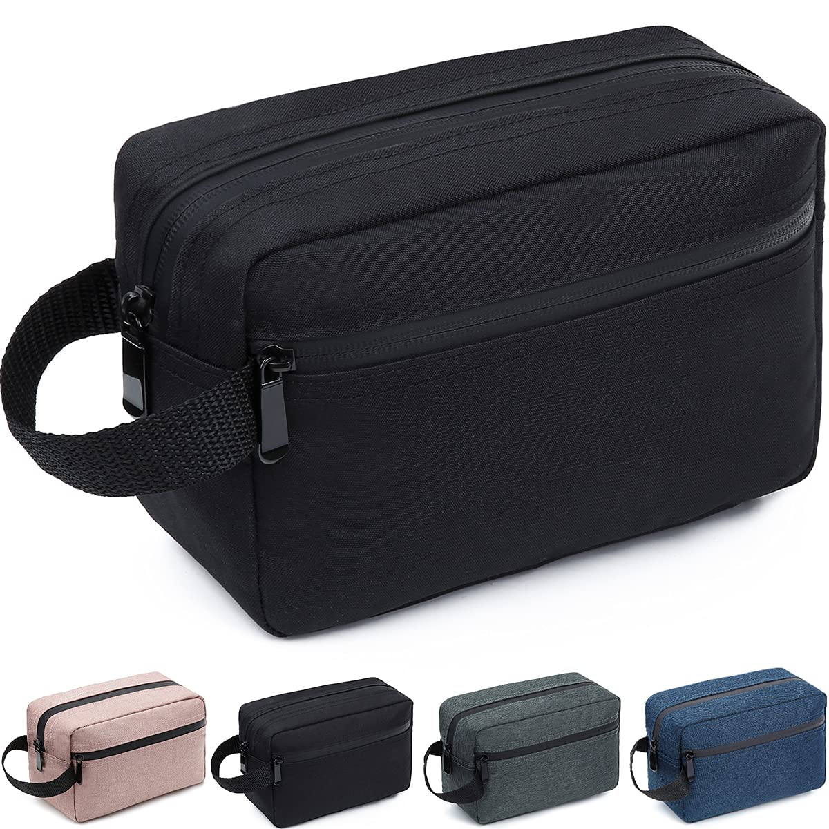Trousse de toilette noire en nylon avec poignée latérale et poche zippée, posée dans un décor de voyage