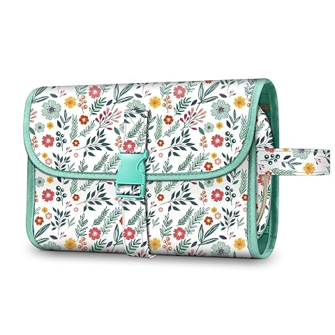 Trousse de toilette Fintie à motif floral dépliée et suspendue, avec ses compartiments visibles.