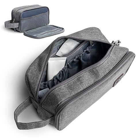 Trousse de toilette Obics en polyester gris, ouverte et suspendue, avec ses poches en maille visibles.